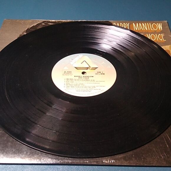 Barry Manilow One Voice Vinyl Record - Picture 4 of 8